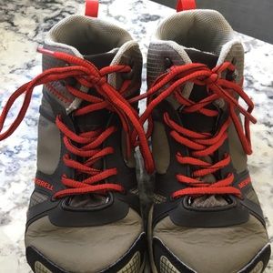 Amazing, long lasting Merrill’s ! Size 1!